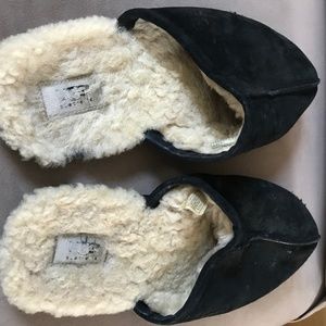 UGG slipper black mens 🖤